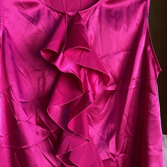 Kasper Ruffle Front Top - Picture 2 of 7